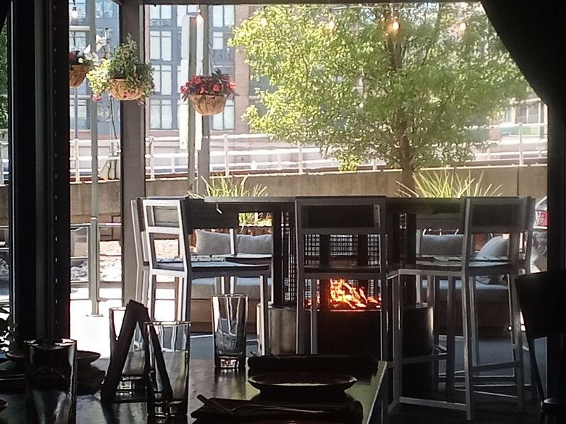 Lago East Bank, Cleveland