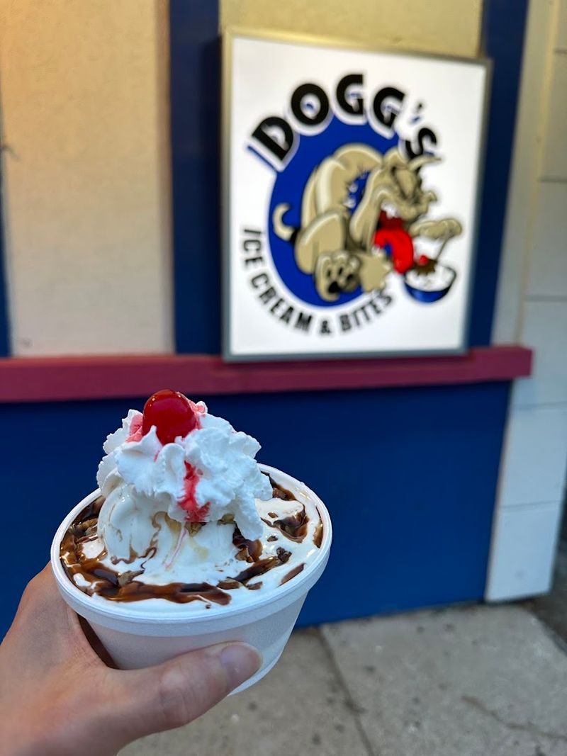 Dogg's Ice Cream & Bites, Rossford