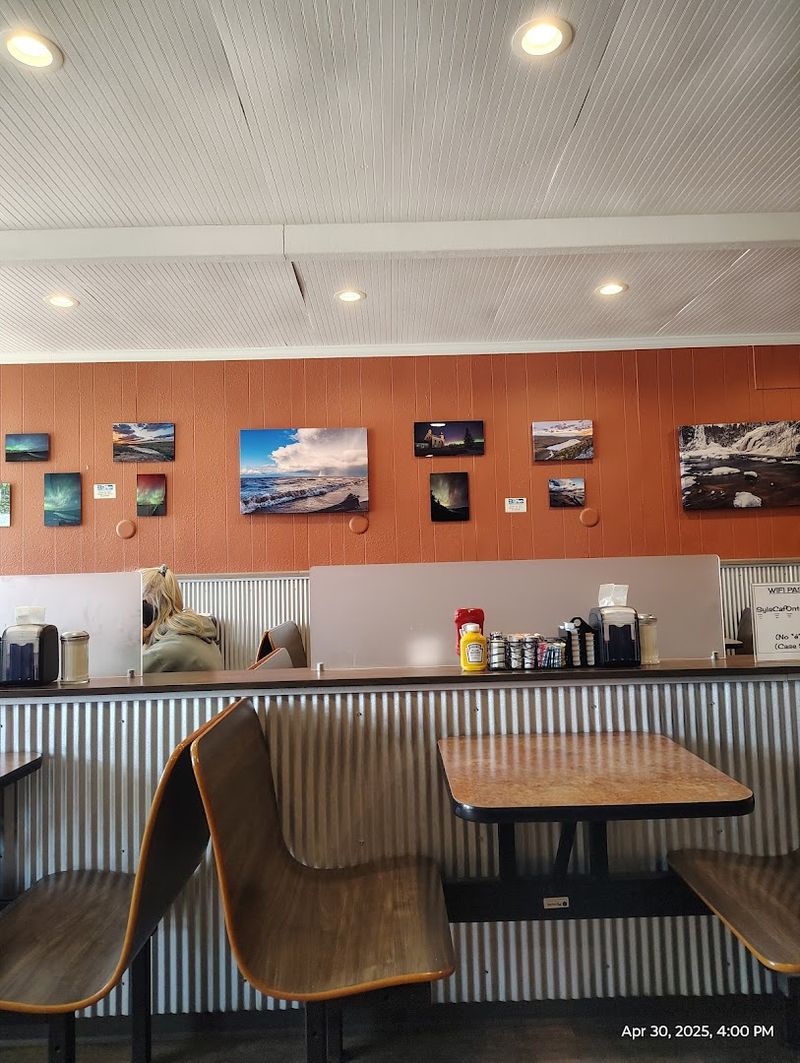 Walls, Photos, Place