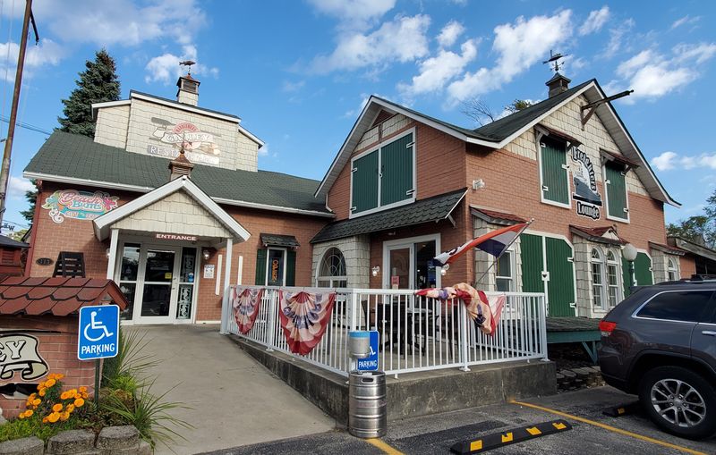 Marblehead Galley Restaurant & Freighters Lounge, Lakeside Marblehead