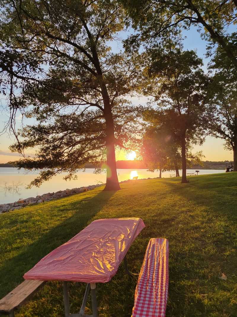 Lake Icaria Is Basically A Screensaver You Can Visit