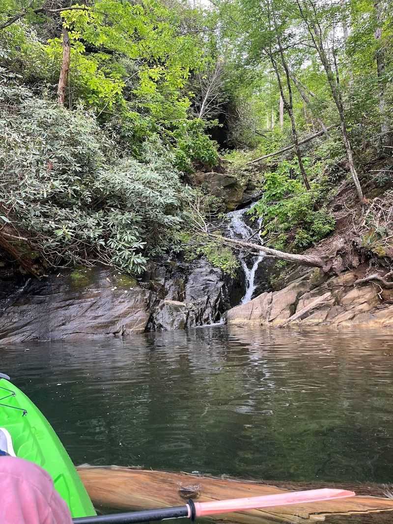 Lake Jocassee Kayaking