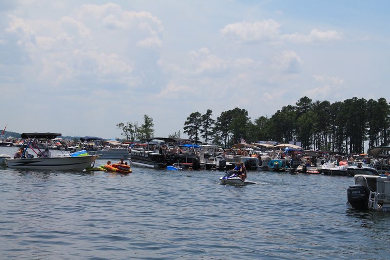 Lake Murray Draws Massive Summer Crowds
