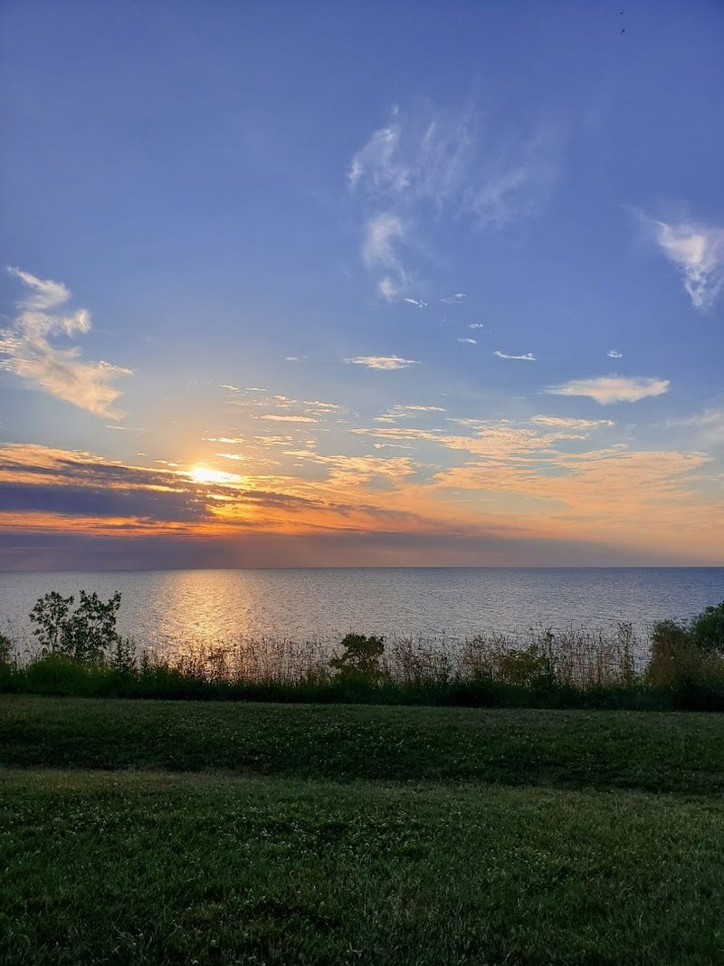 Lakefront Lodge, Willowick