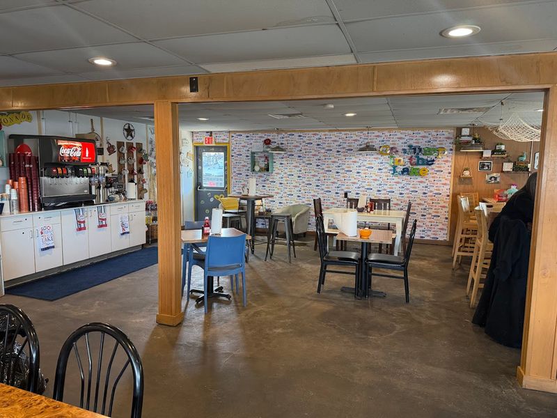 Jaclyn's Kitchen at Prairie Creek Marina, Rogers