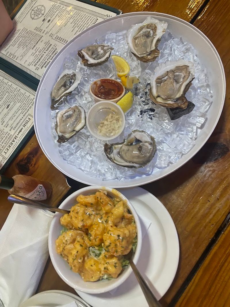 Oversized Seafood Platters Worth The Trip