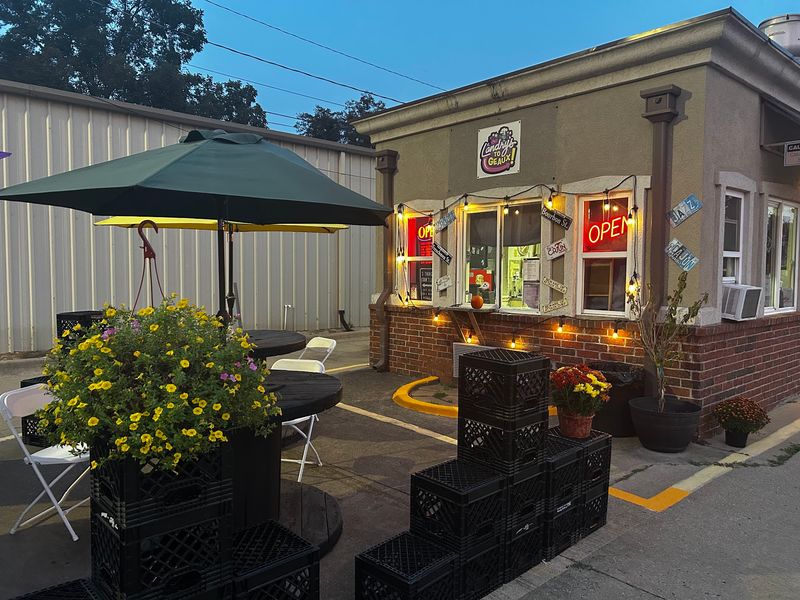 Landry's to Geaux, R. And Catering, Van Buren