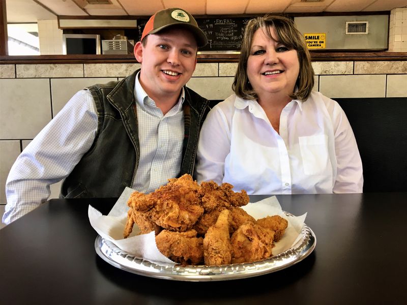 Jackson's Fried Chicken: Demopolis' Crispy Legend