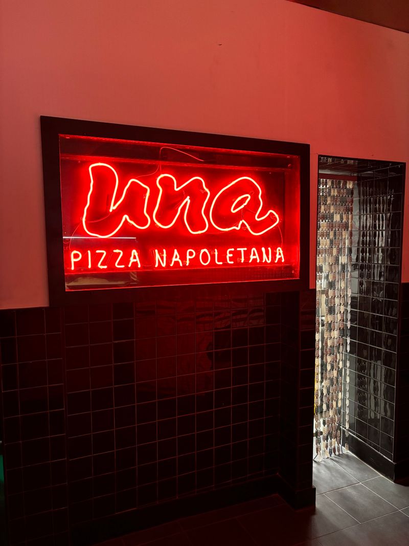 Una Pizza Napoletana