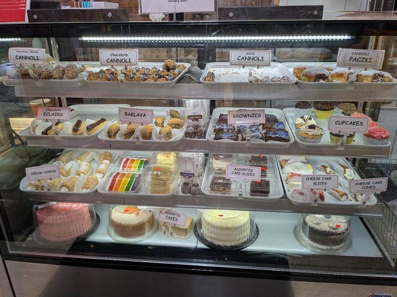 Cannoli, Plus Cannoli Paczki