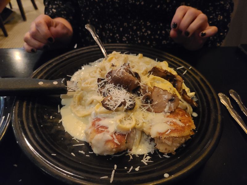 Fettuccine Alfredo That Rivals Homemade
