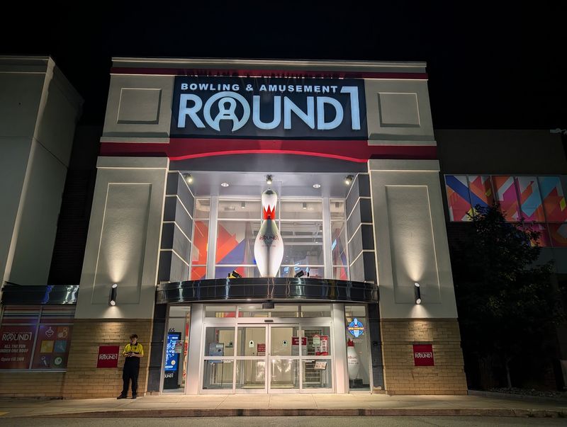 Late Hours And An Easy Mall Location Make Planning Simple