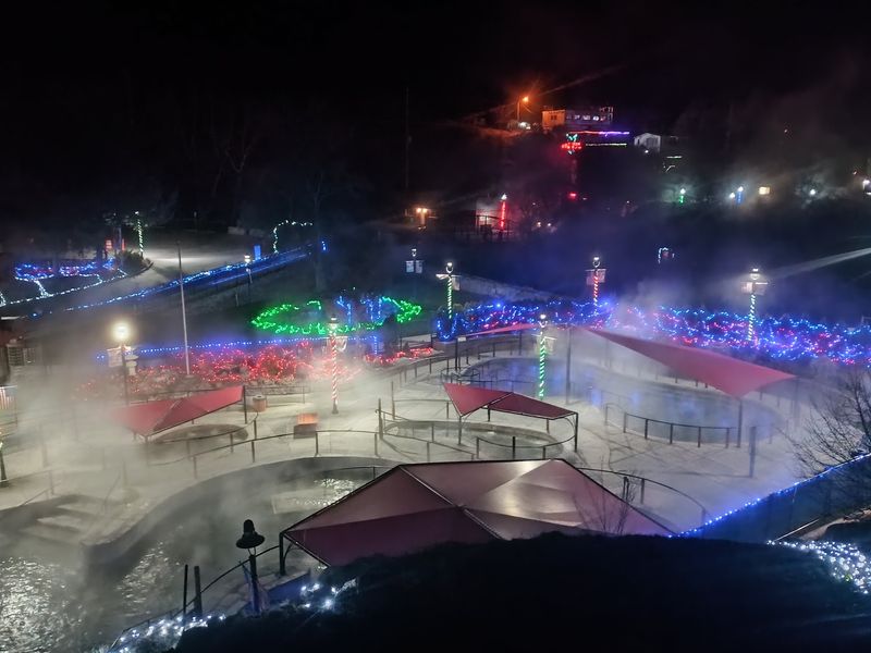 Late-Night Soaks Under the Stars Are Totally an Option