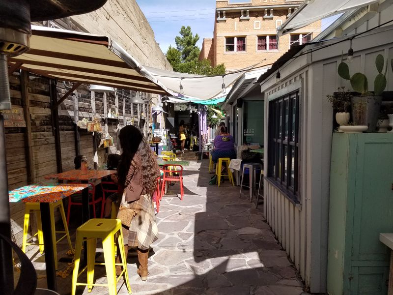 Unique Dining Experiences With Local Flavor