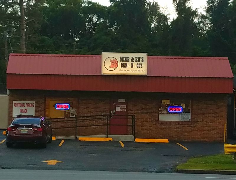 Mike & Ed's Bar-B-Q – Phenix City