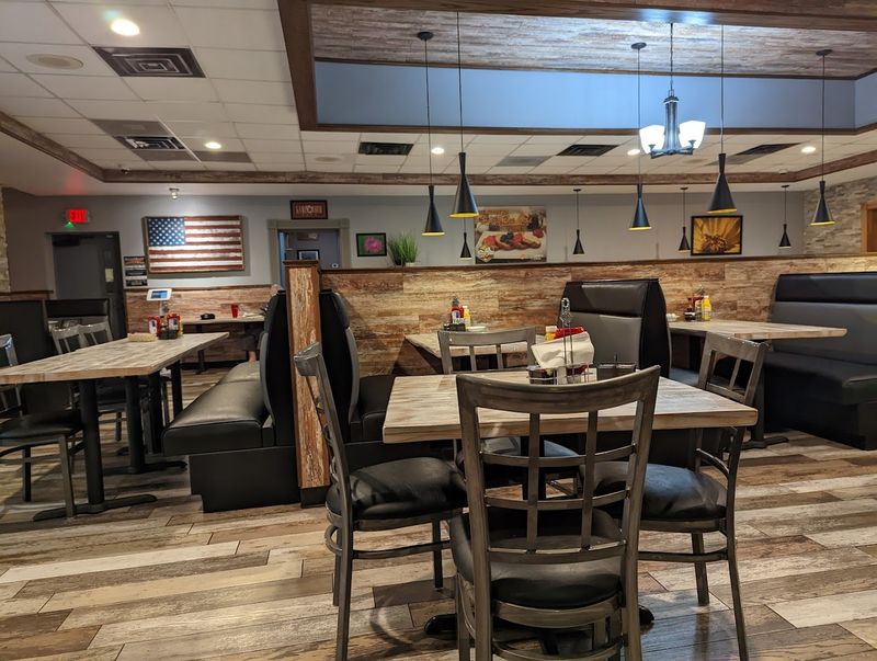 Honey Bee Cafe — Mattoon, IL