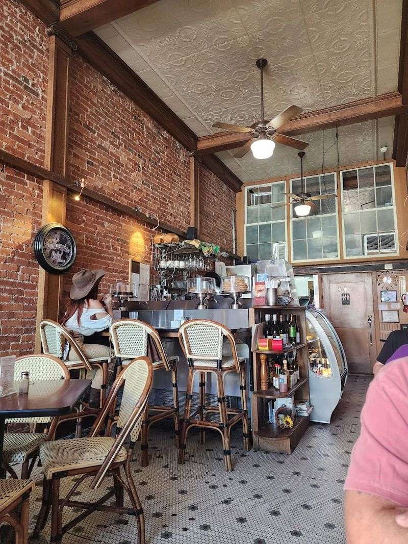 Le Cornucopia Cafe