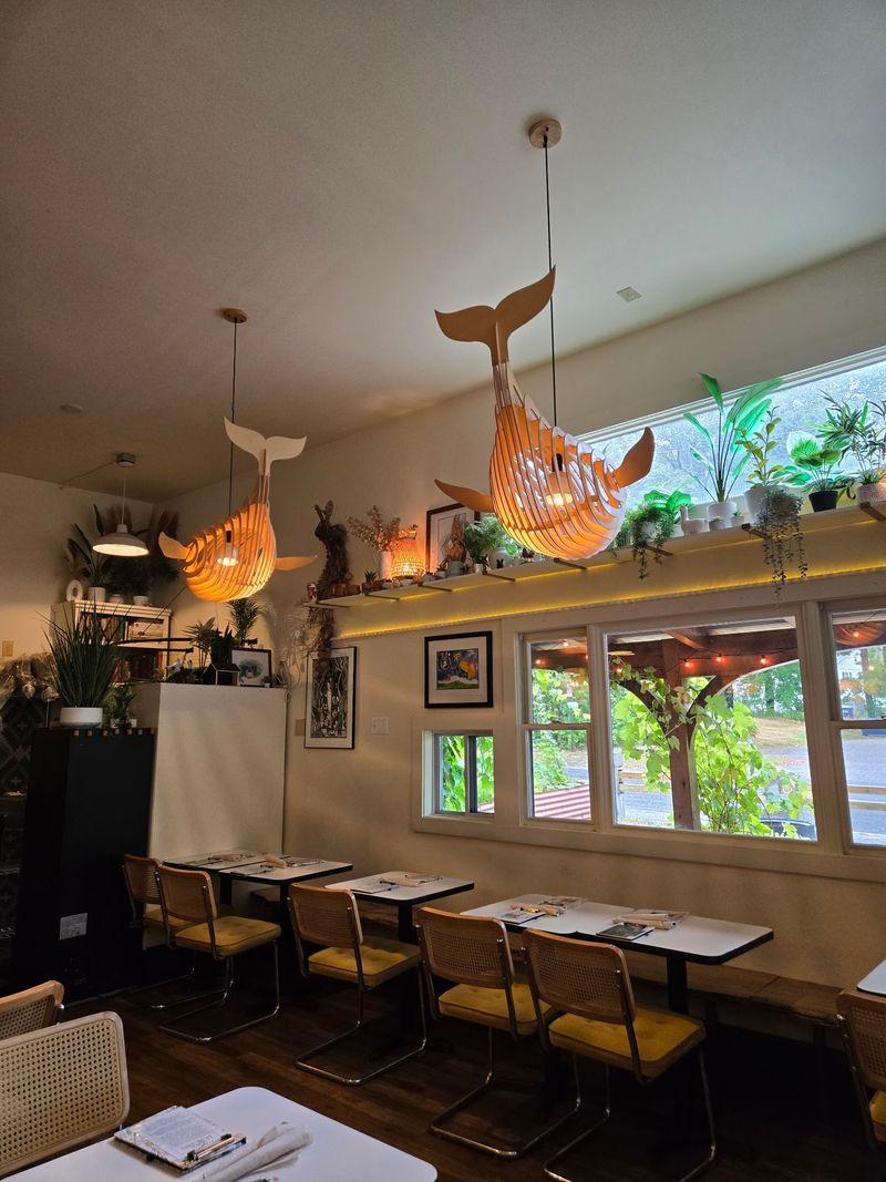 Le Mu Eats, Bethel
