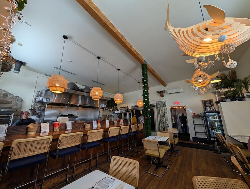 Le Mu Eats, Bethel