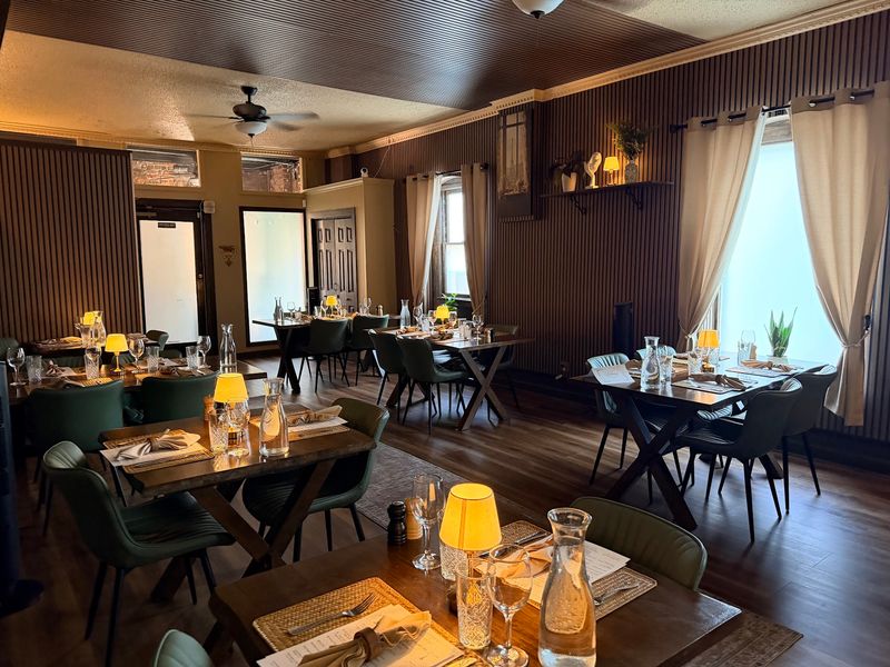 Le Parisien Restaurant