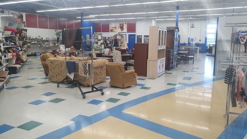 Volunteers Of America Thrift Store, Westland