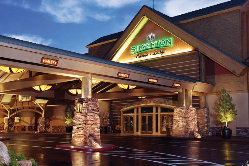 Seasons Buffet At Silverton - Fishing For Compliments And Coming Up Empty