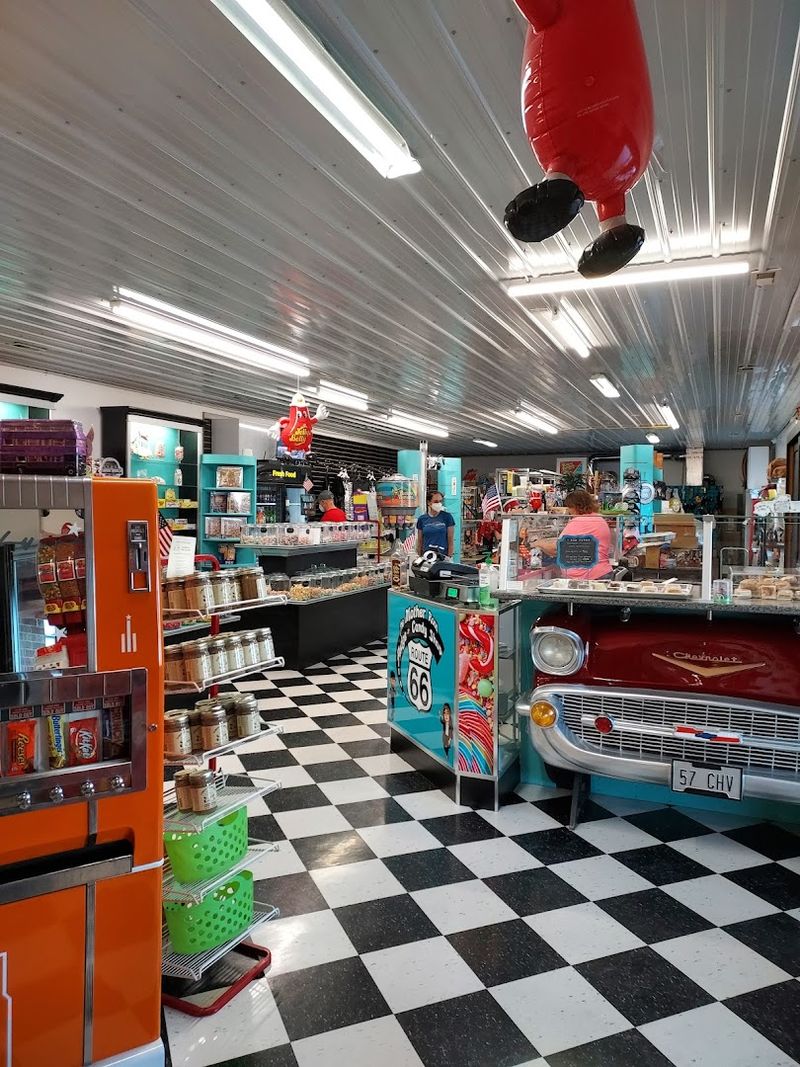 Pink Elephant Antique Mall, Livingston, Illinois