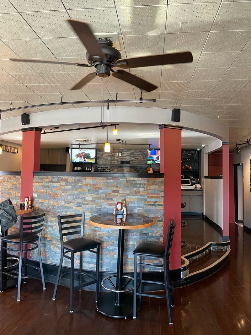 Mama's Fried Chicken Co. – Fredericksburg's Farm-To-Fryer Phenomenon