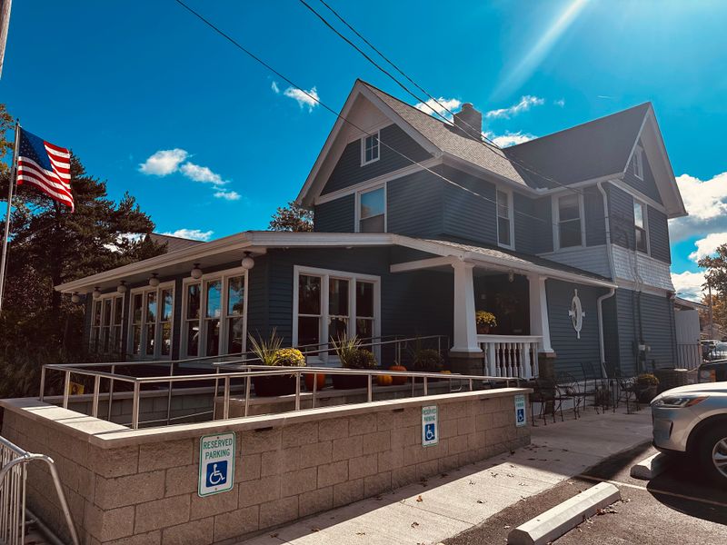 Jake's On The Lake — Avon Lake