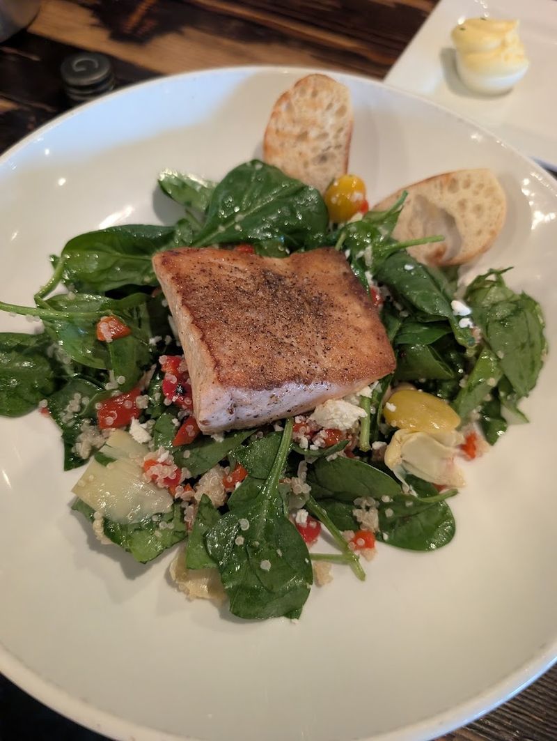 Unforgettable Dishes That Keep Drawing Crowds