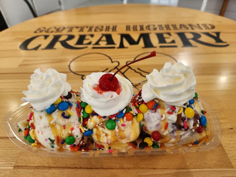 Legendary Scoops By The Water