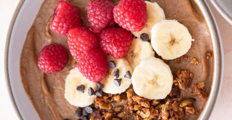 Legendary Smoothie Bowls At This California Spot Keep The Health Crowd Happy