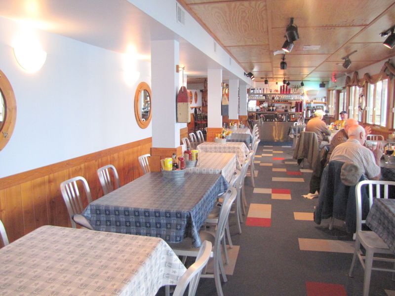 Knot Just a Bar, Omena