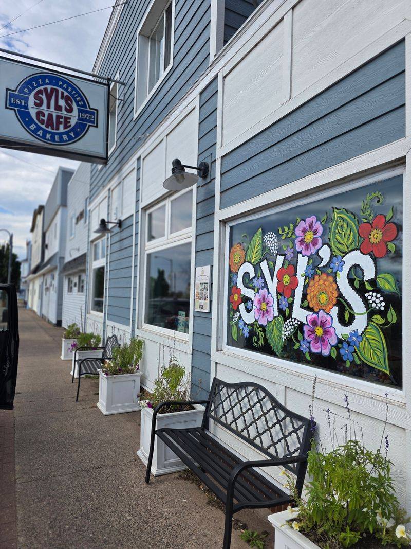 Syl’s Cafe, Ontonagon