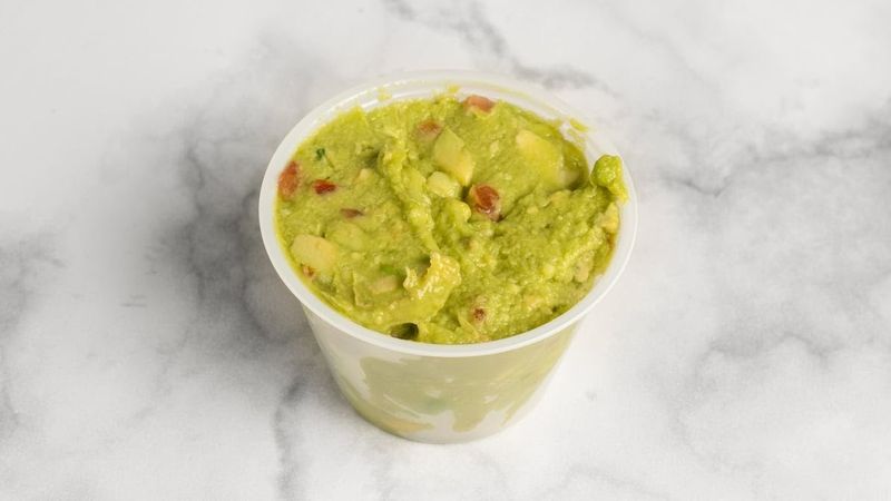 Guacamole That Stays Bright