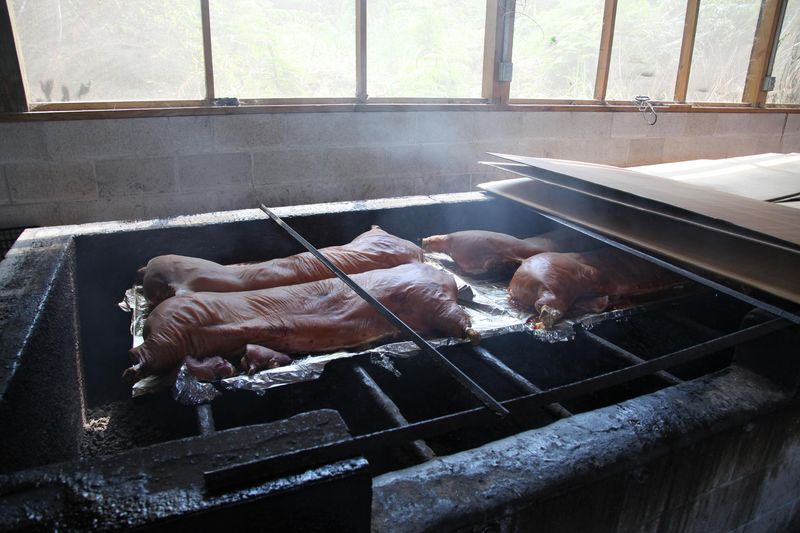 Scott's-Parker's Bar-B-Q – The Whole Hog Legend
