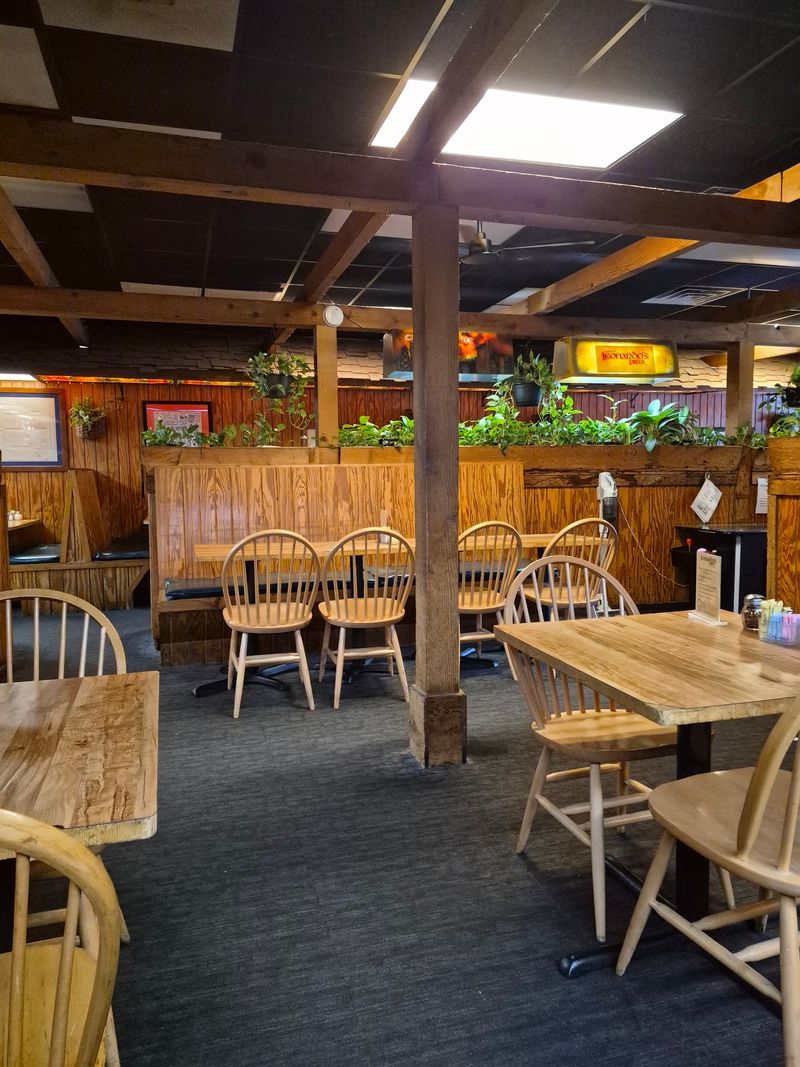 Leonardo's Pizza Of Millhopper, Gainesville