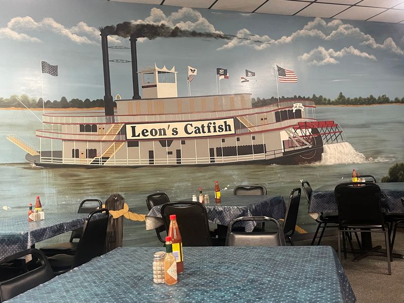 Leon's Catfish & Shrimp Restaurant, Pine Bluff Leon's Catfish & Shrimp Restaurant, Pine Bluff