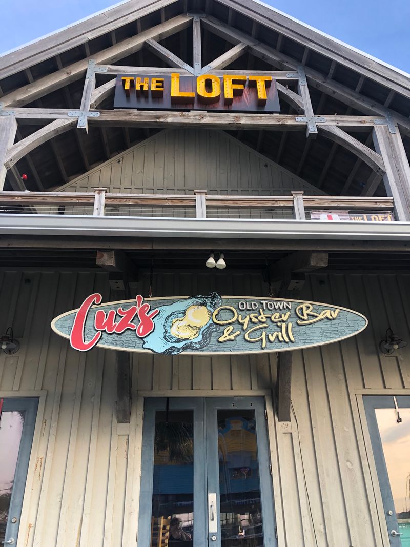 Cuz's Old Town Oyster Bar & Grill, Bay St Louis