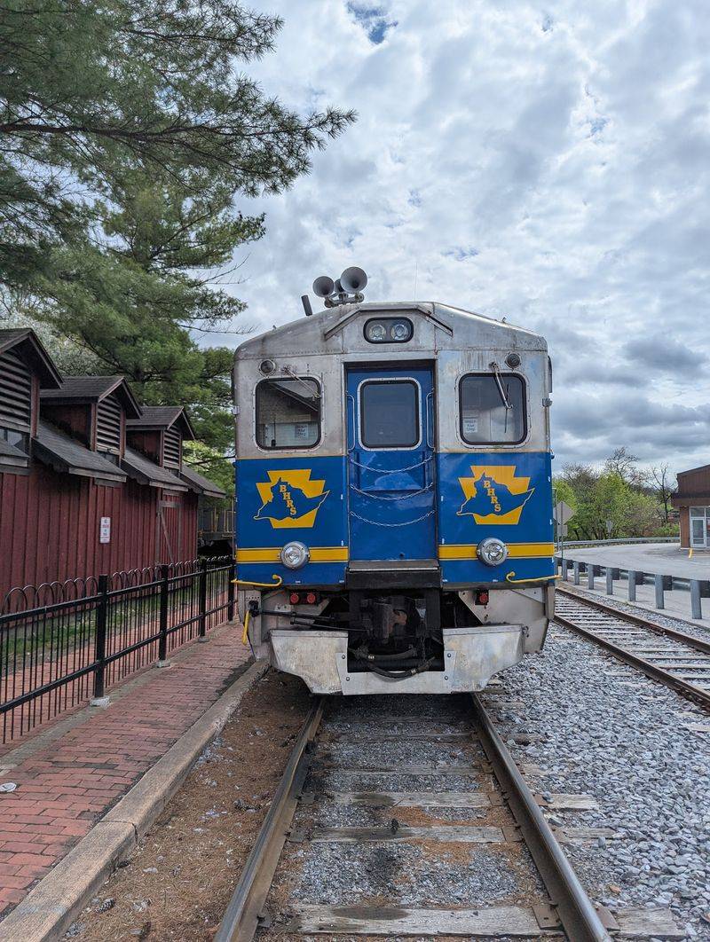 Let A Vintage Train Handle The Leaf Peeping