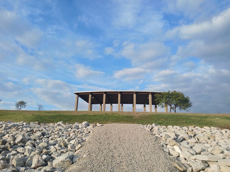 Levee Trails, Picnics, And Fishing Spots