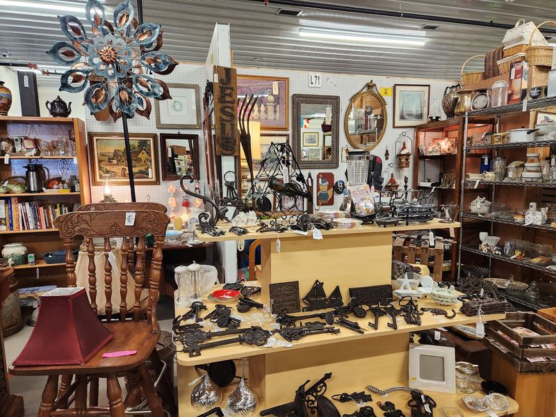Lewisburg Antique Mall, Lewisburg, Pennsylvania