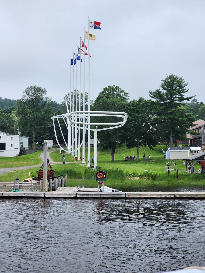 Lighthouse And Nature Cruises 