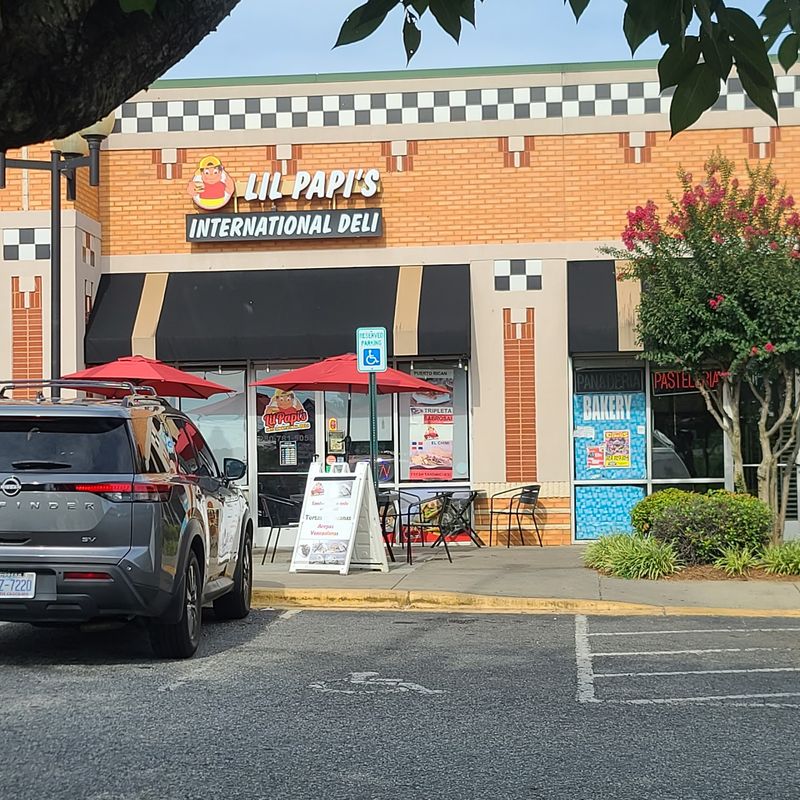 Lil Papi's International Deli