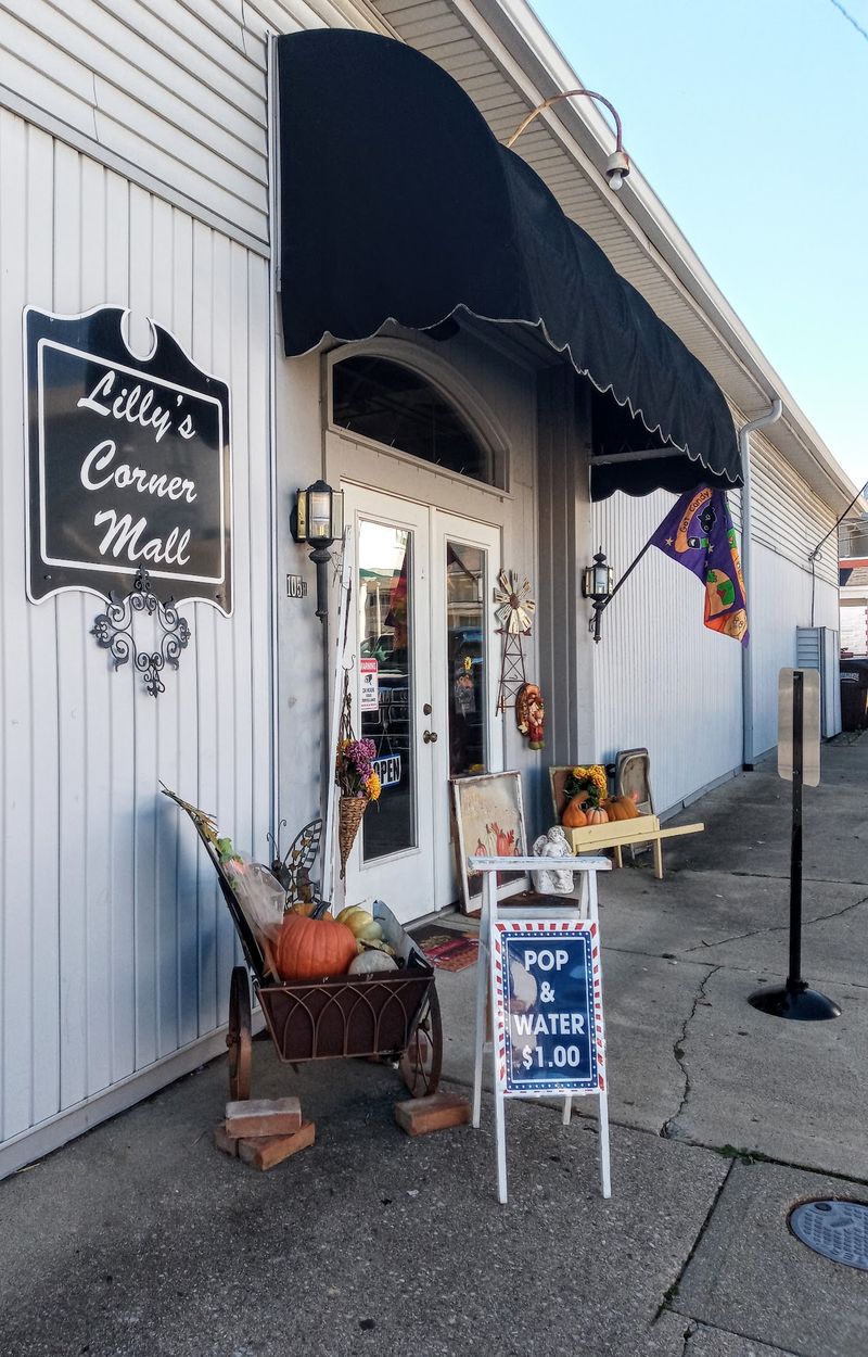 Lilly's Corner Mall, Waynesville