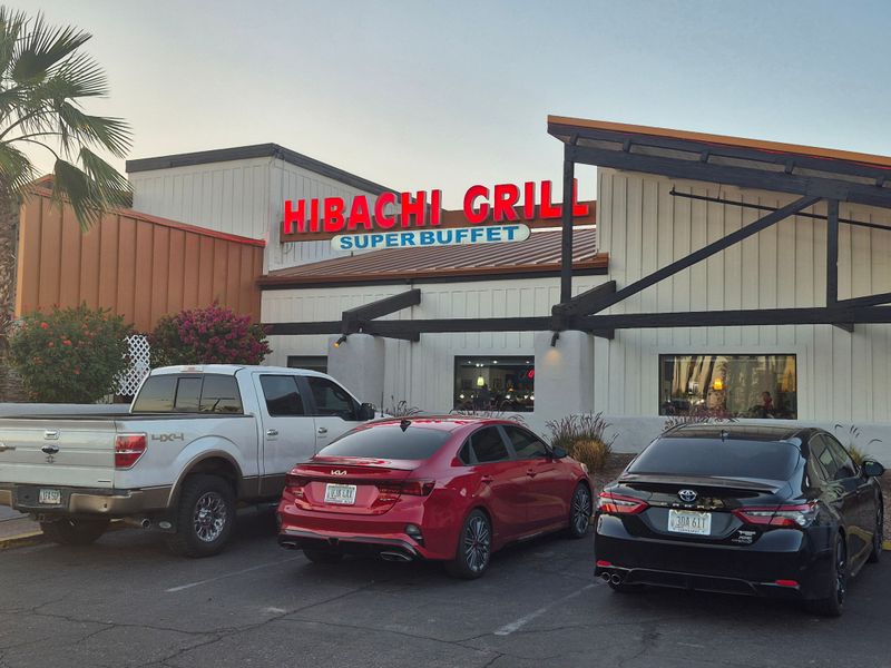 Hibachi Grill & Supreme Buffet (Early-2000s Buffet Throwback)