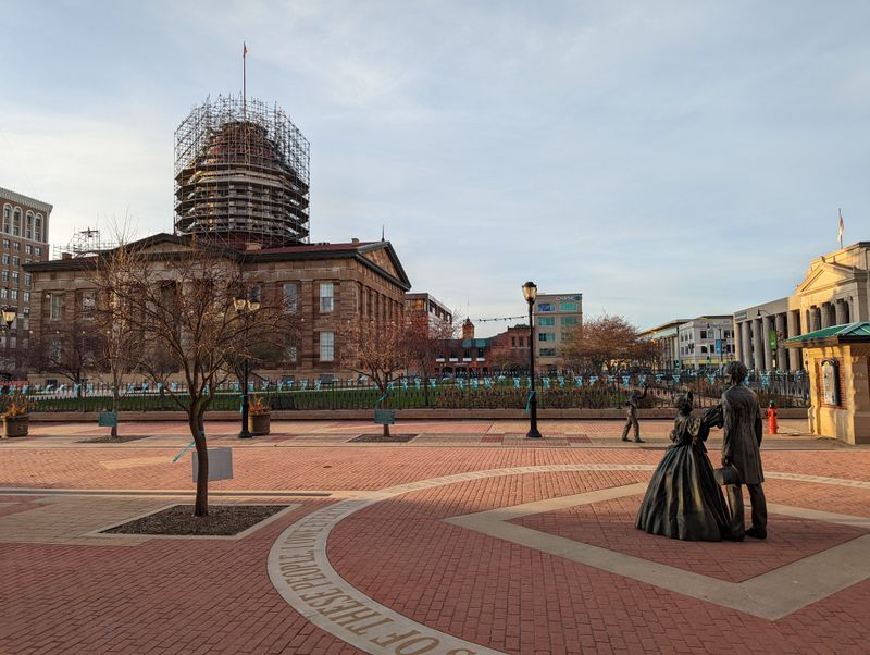 Springfield (SPI) – Illinois Capital with Iconic Route 66 Landmarks