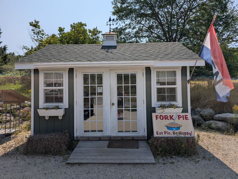 Lincoln's Farm Stand (Fork Pie), Ellsworth