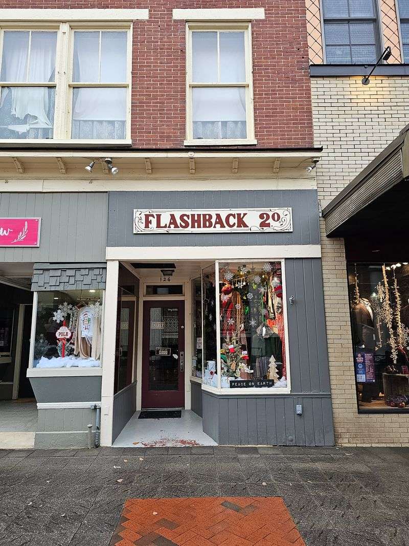 Fincastle’s Downtown - Retro Counter Spirit