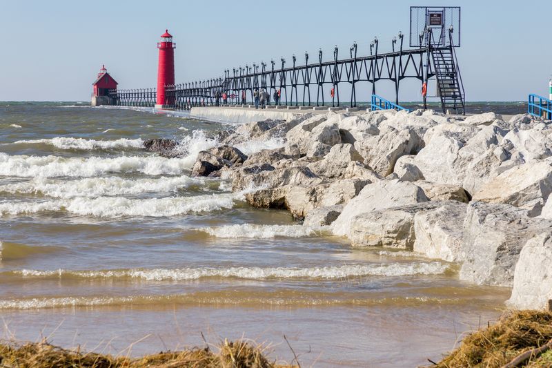 Linger In An Artful Shore Town Linger In An Artful Shore Town